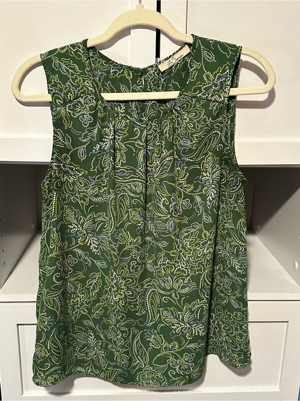 Green Paisley Sleeveless Blouse | Medium - Picture 2 of 9